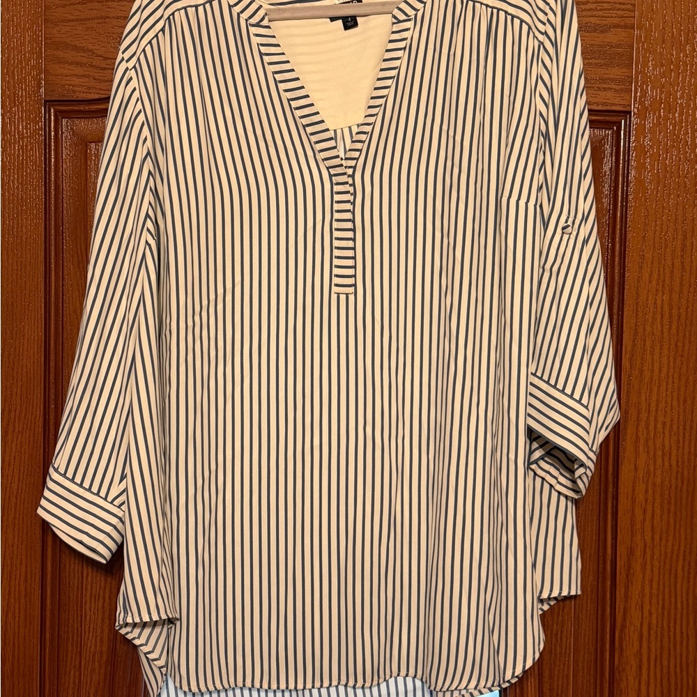 Torrid Navy and White Striped Harper Blouse women’s size 4